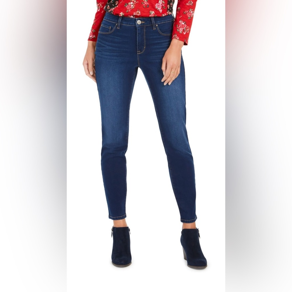 Style & Co.Denim Petite short Curvy Skinny Leg Jeans, 10PS

B22703